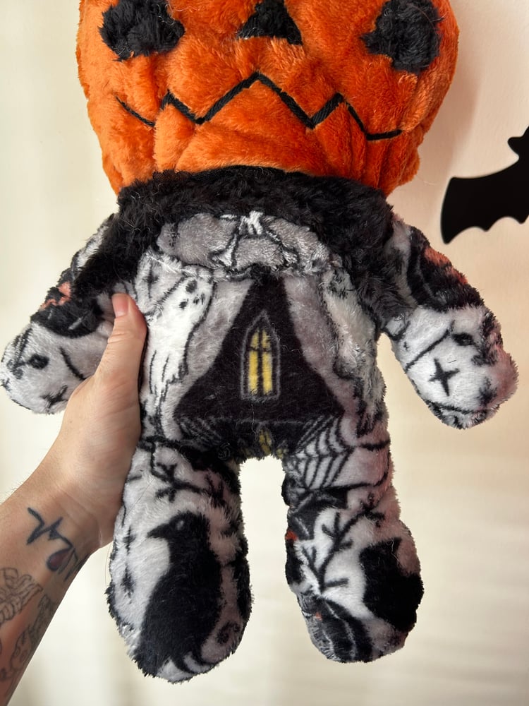 Image of Jack O’Lantern Gibbie