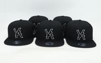 Image 1 of VA SNAPBACK BLACK/BLACK/WHITE OUTLINING 