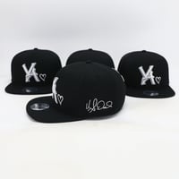 Image 2 of VA SNAPBACK BLACK/WHITE BLACK HEART