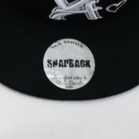 Image 4 of VA SNAPBACK BLACK/WHITE BLACK HEART