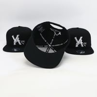 Image 5 of VA SNAPBACK BLACK/WHITE BLACK HEART