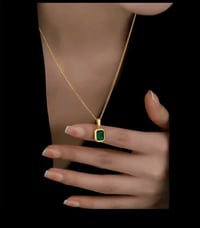 🛍 EMERALD ZIRCONIA 💎  GEOMETRIC PENDANT NECKLACE ✨
