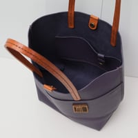 Image 5 of Small Tote with hex base