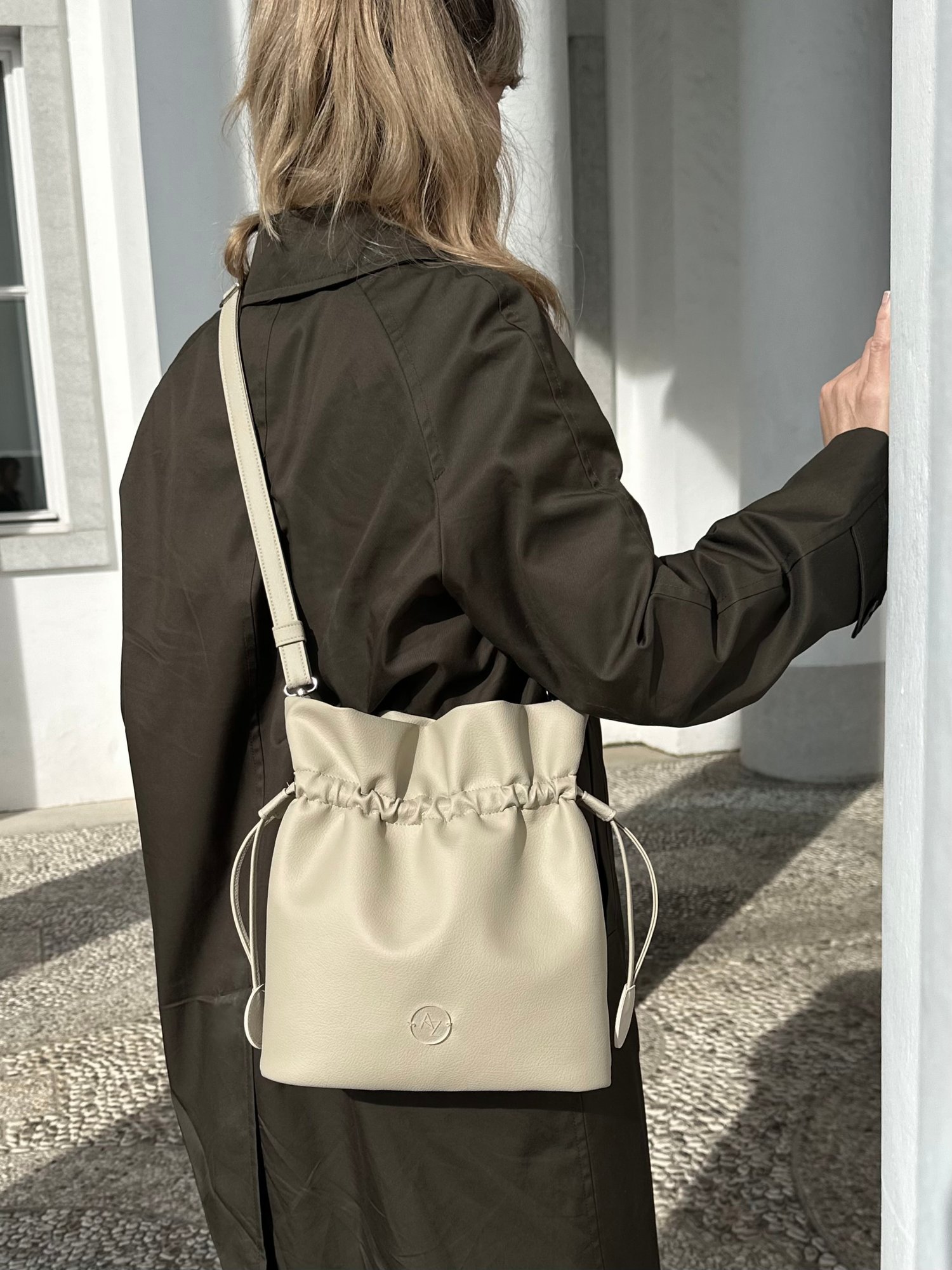 Image of AZ Ota Black Wave