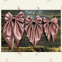 Image 4 of Mauve Satin Tailed Ballet Bow