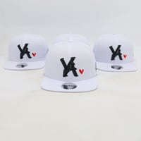 Image 1 of VA SNAPBACK WHITE/BLACK RED HEART