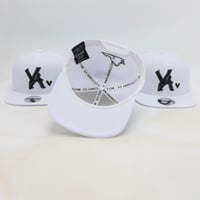 Image 4 of VA SNAPBACK WHITE/BLACK BLACK HEART