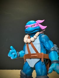 Image 1 of 001/001 MAHALO LEO RESIN ART TOY