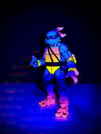 Image 2 of 001/001 MAHOLO LEO RESIN ART TOY