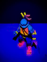 Image 4 of 001/001 MAHOLO LEO RESIN ART TOY