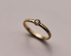 Image of 18ct yellow gold 3.0mm Champagne rose-cut diamond horn texture ring (LON265)