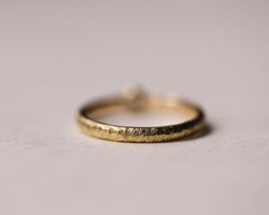 Image of 18ct yellow gold 3.0mm Champagne rose-cut diamond horn texture ring (LON265)