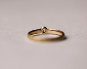 Image of 18ct yellow gold 3.0mm Champagne rose-cut diamond horn texture ring (LON265)