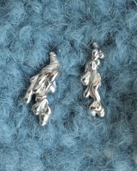 drape earring |