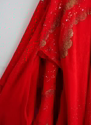 Image of Rød silke kimono dame m. damask vævninger m. gulddrys skyer 'Too Fairy'