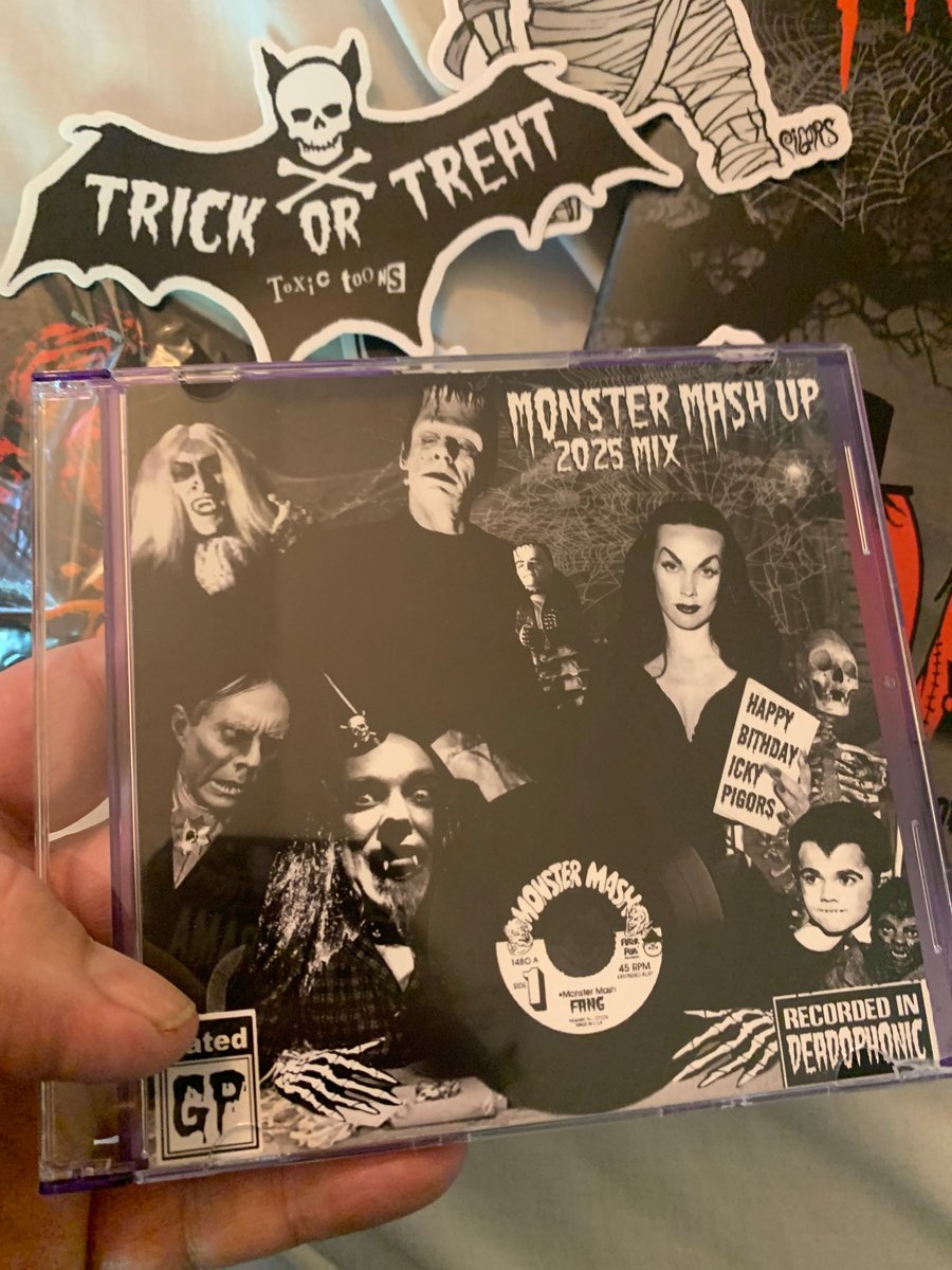 Image of New! FULL COLOR  HALLOWEEN SCRAPBOOK specially - 2 left  