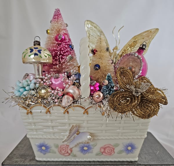 Image of Vintage Lenox Cerramic Basket 