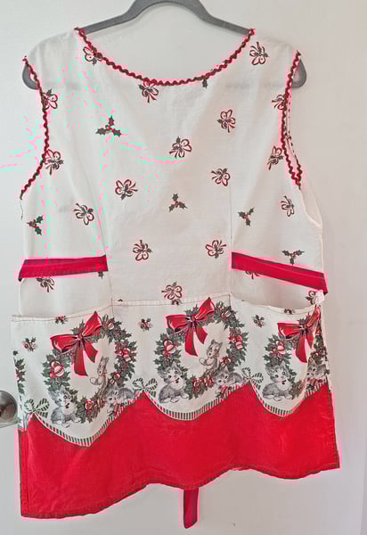 Image of Wraparound Holiday Wreaths Vintage Christmas Holiday Apron