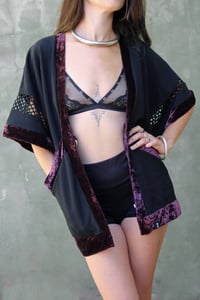 Image 4 of KIMONO HAKUTO | BLACK AND PURPLE VELVET VERSION