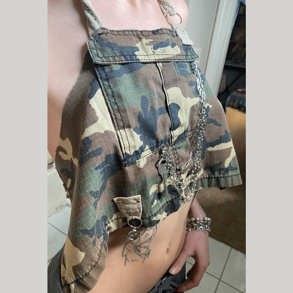 Backless Camo Chain Pocket Top