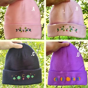 🧵 Bonnets brodés