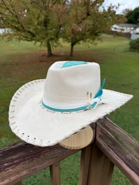 Image 1 of Paisley Breeze