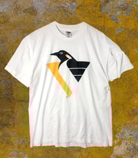 Image 1 of Pittsburgh Penguins Single Stitch 90s T-Shirt Size XL on Fruit of the Loom Best