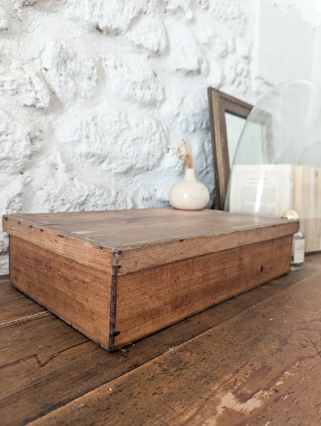 Boîte en bois "dentelles"