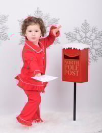 Image 9 of Frills set 