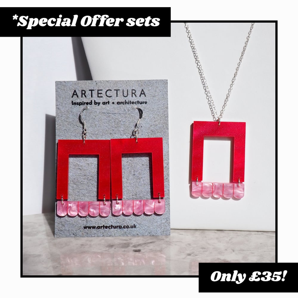 Image of Scalloped Arch Necklace and Earrings Gift Set