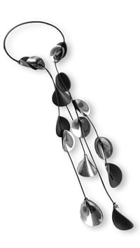 Image 8 of Collana artigianale in pelle, modello "ELITRE CASCATA"