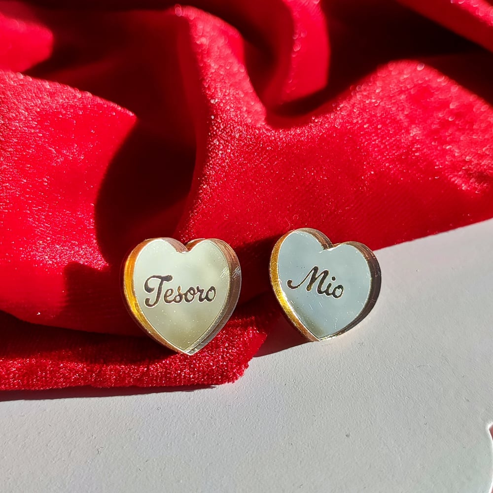 Image of Hearts of Gold Engraved Studs - Amore / Tesoro