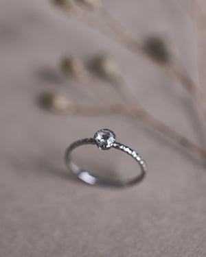 Image of Platinum, 4.0mm white Rose-cut diamond faceted ring (LON228)
