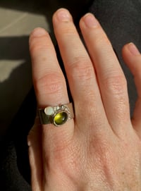 Image 4 of Ring mit grünem Turmalin und Opal 