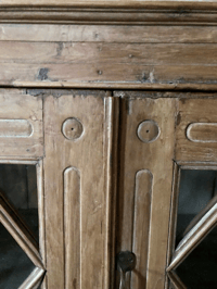 Image 2 of Buffet en bois ancien