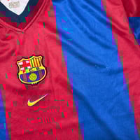 Image 3 of Barcelona Home Shirt 1998 - 1999 (XL)