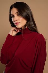 Image 1 of Top Beata color cereza de Minueto