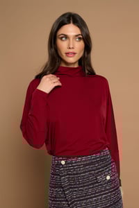 Image 4 of Top Beata color cereza de Minueto