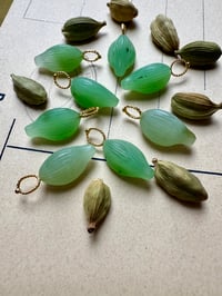 Image 4 of Amulette Graine de Cardamone 