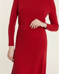 Image 3 of Falda midi evasé rojo  de Pepaloves