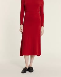 Image 2 of Falda midi evasé rojo  de Pepaloves
