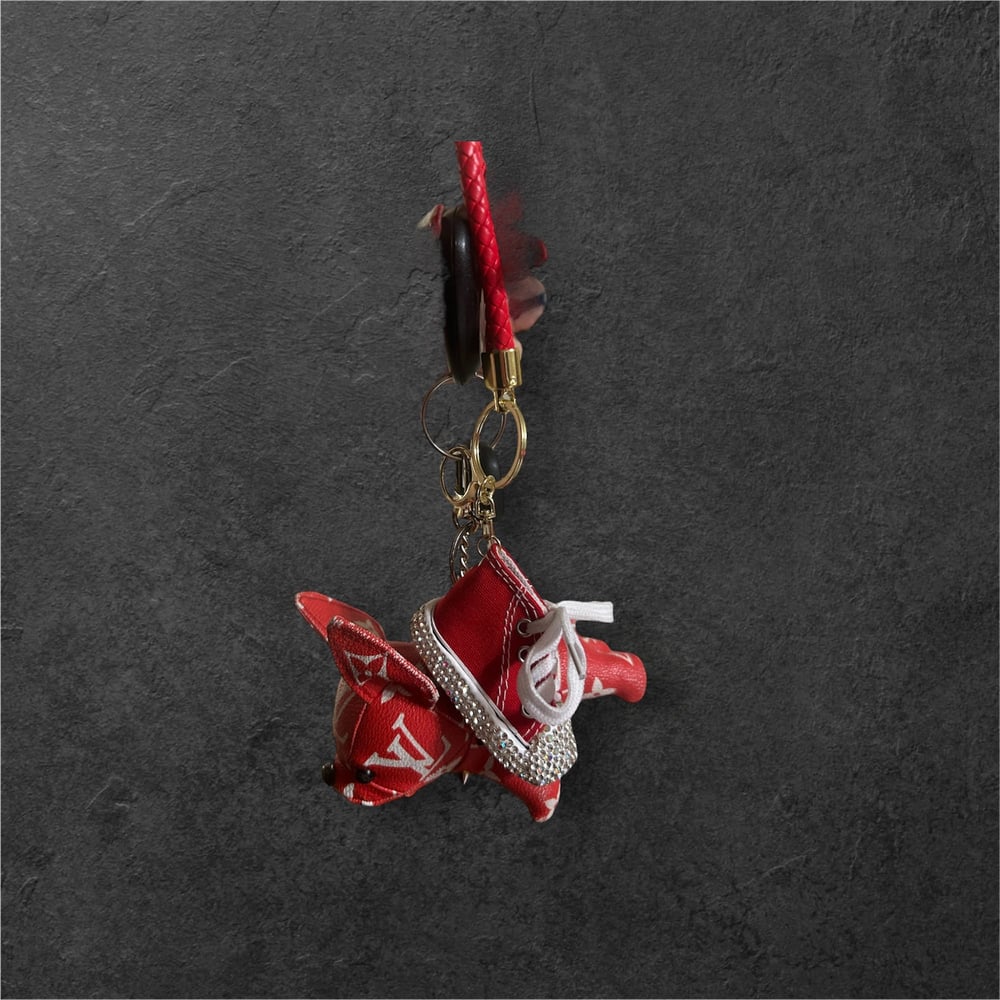 Image of Converse shoe keychain