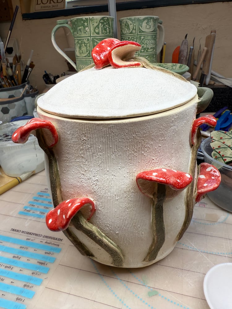 Image of Mushroom canister