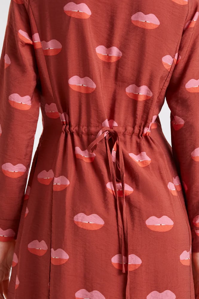 Image of Vestido estampado labios de Compañía Fantástica