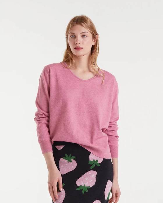 Image of Jersey de punto cuello pico de Compañía Fantástica.