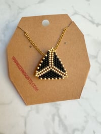 Flat Triangle Blanck and Gold