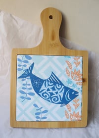 Image 1 of Eco-Friendly Bamboo and Ceramic Trivet with Fish Design – Coastal Kitchen Decor