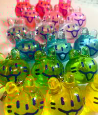 Image 3 of HAPPY CAT KEYCHAIN v2