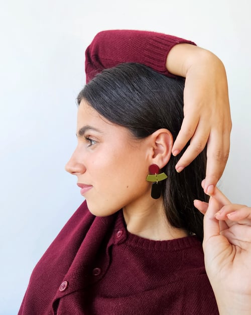 Image of Pendientes ALBA - Granate-verde caqui-negro