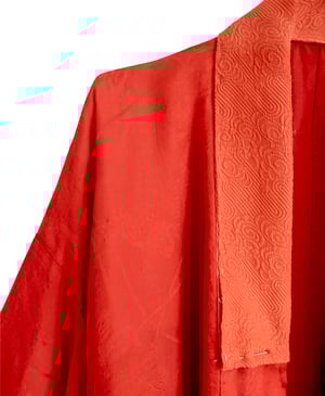 Image of Rød silke kimono dame m. koralfarvet krave 'Too Fairy'